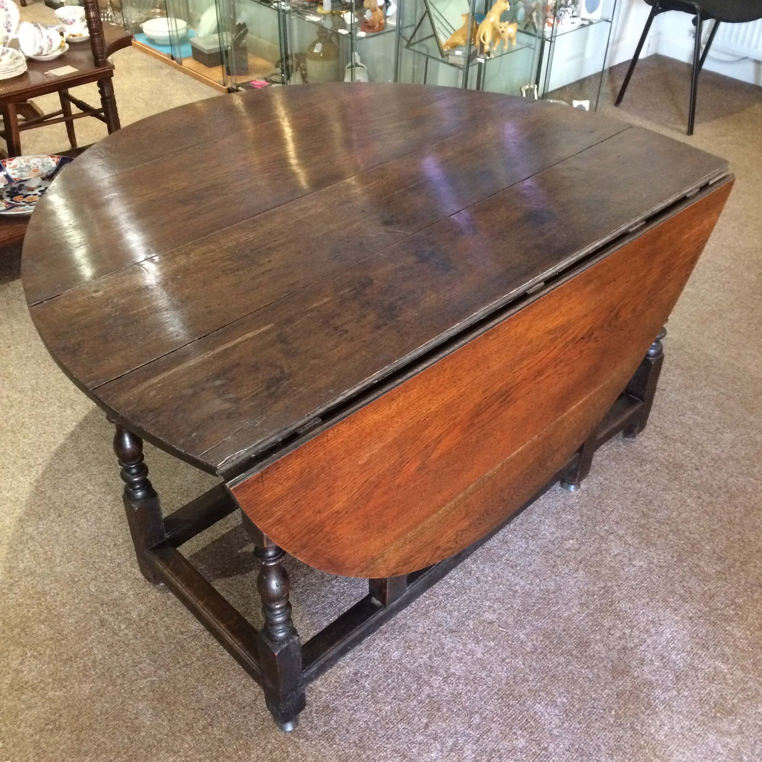 Early 18th Century Oak Gate Leg Table